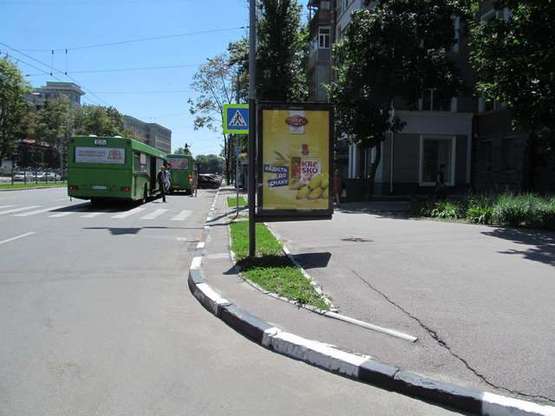 Фото рекламної площини за адресою Науки просп. (Леніна просп.), 7 - Бориса Чичибабіна вул. Фото рекламної площини за адресою Науки просп. (Леніна просп.), 7 - Бориса Чичибабіна вул.