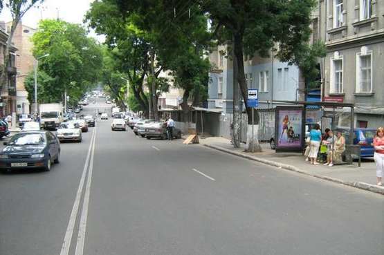 Фото рекламной плоскости по адресу Успенська вул., 20 - Канатна вул. (остановка)