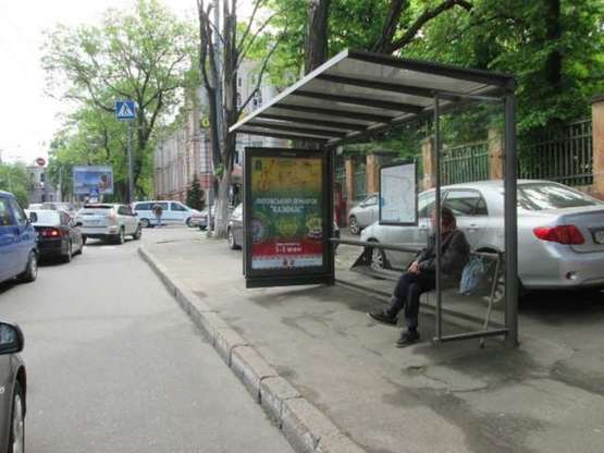 Фото рекламної площини за адресою Успенська вул., 3 - Леонтовича вул. (Белінського вул.) (остановка)