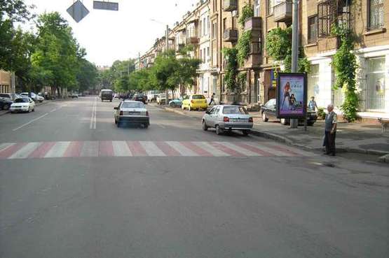 Фото рекламной плоскости по адресу Дьогтярна вул., 12 - Спіридонівська вул. Фото рекламной плоскости по адресу Дьогтярна вул., 12 - Спіридонівська вул.