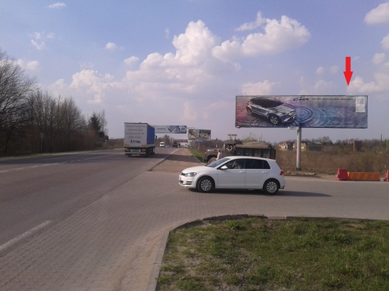 Фото рекламной плоскости по адресу Городоцкая ул., 302, правая ("Эпицентр", "МЕТРО", АЗС "Атмосфера Центр", ресторан "Пицца на дровах", мебельный салон "Три слона", въезд к автосалонам "Хонда", "Тойота"), в направл. ул. Шевченко