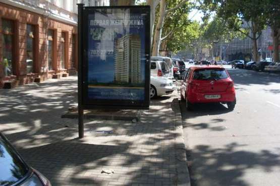 Фото рекламной плоскости по адресу Ришел'євська вул., 9а Фото рекламной плоскости по адресу Ришел'євська вул., 9а