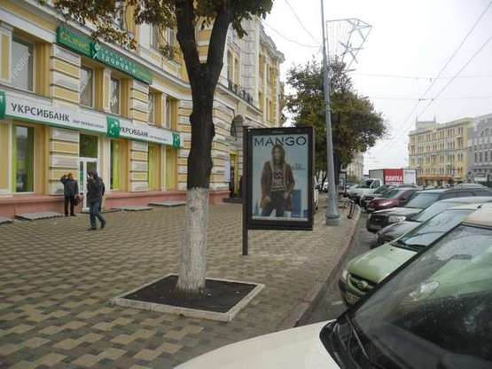 Фото рекламной плоскости по адресу Конституції пл., 26 (№2)