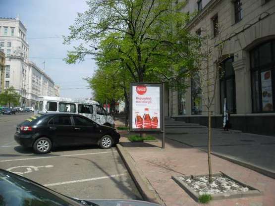 Фото рекламної площини за адресою Конституції пл., 2/2 (№1) Фото рекламної площини за адресою Конституції пл., 2/2 (№1)