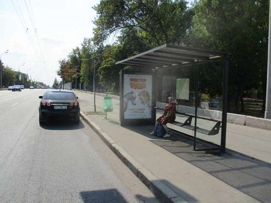 Фото рекламної площини за адресою Сумська вул., 81 (зупинка "Дитяча залізниця")