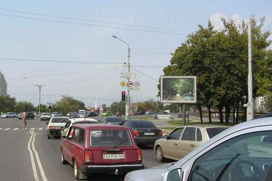 Фото рекламной плоскости по адресу Червоношкільна наб. - Університетська вул. Фото рекламной плоскости по адресу Червоношкільна наб. - Університетська вул.