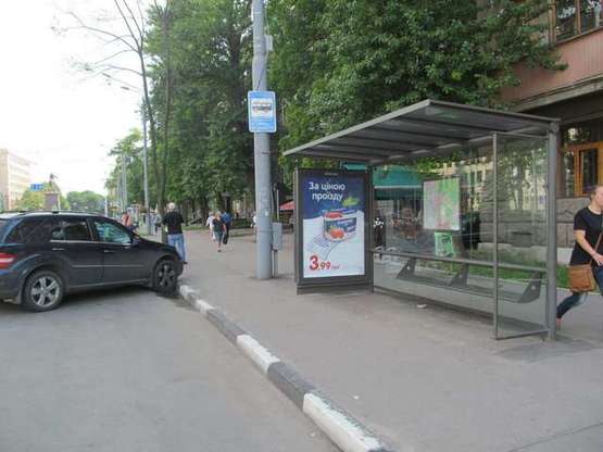 Фото рекламної площини за адресою Науки просп. (Леніна просп.), 3 (зупинка)