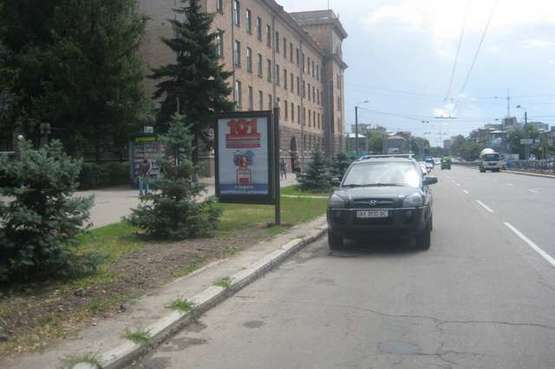 Фото рекламної площини за адресою Науки просп. (Леніна просп.), 16 Фото рекламної площини за адресою Науки просп. (Леніна просп.), 16