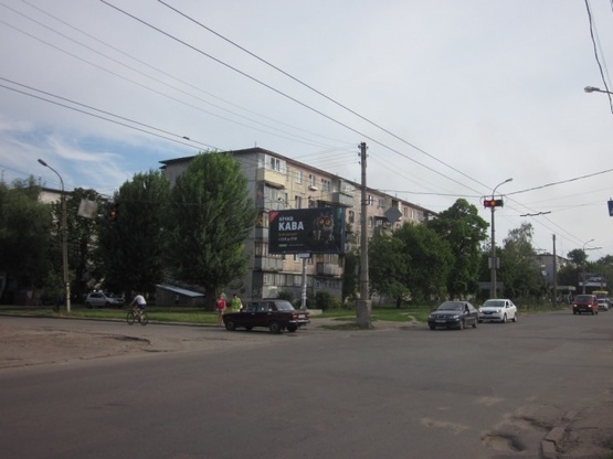 Фото рекламної площини за адресою Вячеслава Черновола  (Энгельса) ул. - Чайковского ул.(перекресток), (Продуктовый и Вещевой рынки, СТО, кафе "VEST"), в направл. пр.Химиков