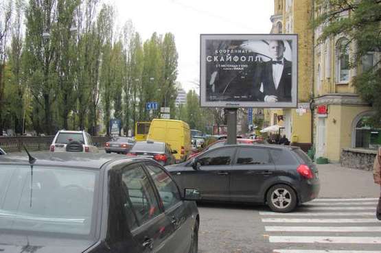 Фото рекламної площини за адресою Тараса Шевченка бульв. - Михайла Коцюбинського вул. (№6)