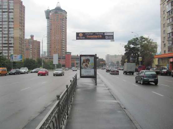 Фото рекламної площини за адресою Лесі Українки бульв., 28 (магазин "Спортмайстер" (асф. розподільник) ;  №3 ((2-скрол))