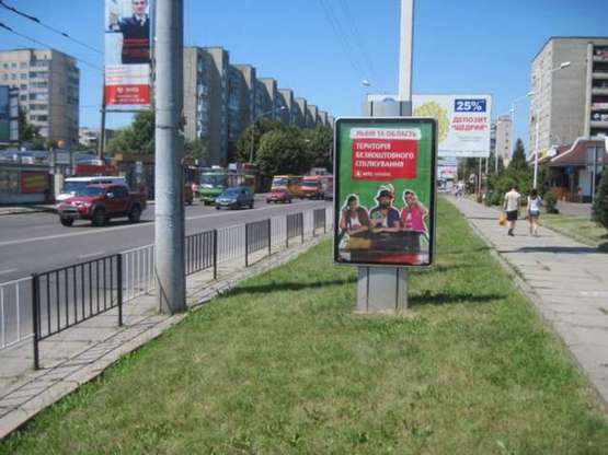 Фото рекламної площини за адресою Володимира Великого вул. - Княгині Ольги вул.