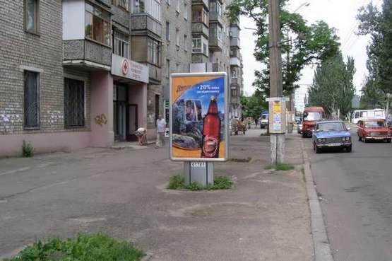 Фото рекламної площини за адресою Леніна просп., 23 - 8 Березня вул., 42