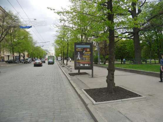 Фото рекламной плоскости по адресу Сумська вул., 35 (№3) Фото рекламной плоскости по адресу Сумська вул., 35 (№3)