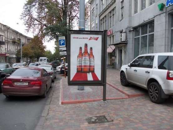 Фото рекламной плоскости по адресу Гречеська вул., 19 - Ришел'євська вул.