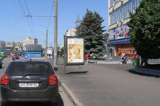 Фото рекламної площини за адресою Вернадського вул. - Гагаріна просп., 20 (№2) (в центр) Фото рекламної площини за адресою Вернадського вул. - Гагаріна просп., 20 (№2) (в центр)