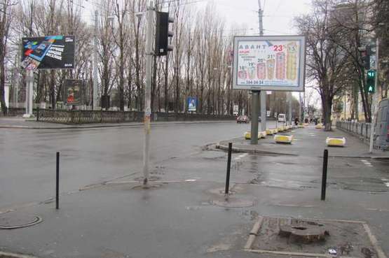 Фото рекламной плоскости по адресу Тараса Шевченка бульв., 20 - Леонтовича вул., : Володимирський собор (№6 в бік пл.Перемоги) Фото рекламной плоскости по адресу Тараса Шевченка бульв., 20 - Леонтовича вул., : Володимирський собор (№6 в бік пл.Перемоги)