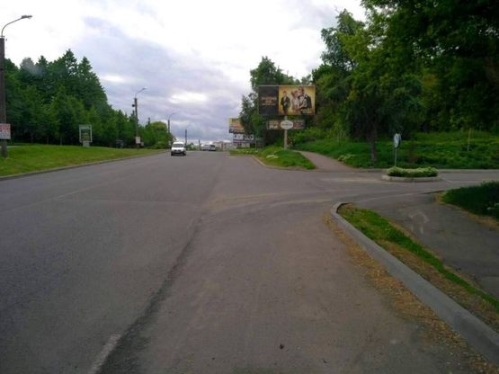 Фото рекламной плоскости по адресу ул.Киевская (первый от пл.Победы в направлении  Автовокзала) сторона А