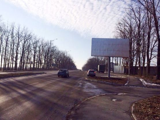 Фото рекламної площини за адресою ул. Освободителей, напротив 20-а, (возле Авторынка), перед ул. Пиковецкой, въезд с М-05, сторона А