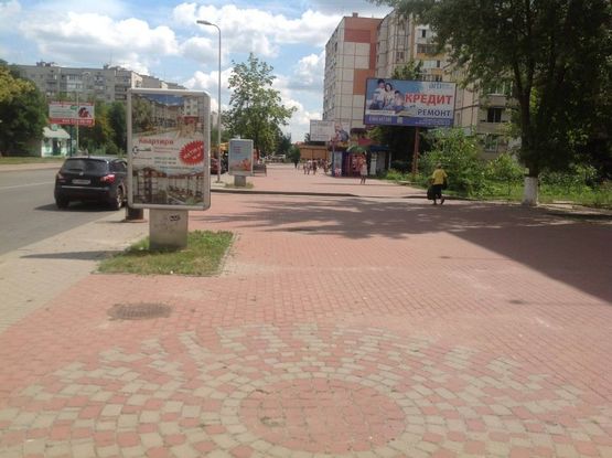 Фото рекламной плоскости по адресу вул.Жовтнева 20/Зеленая 12, перекресток