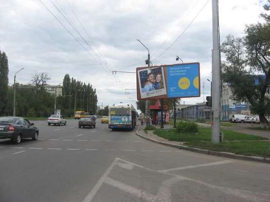 Фото рекламной плоскости по адресу Маршала Бiрюзова вул., 39 - Червонофлоцька вул. - Шевченка пров.