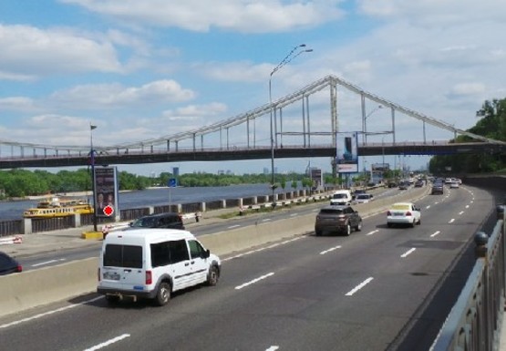 Фото рекламної площини за адресою Набережное шоссе (эл. опора № 8-9)