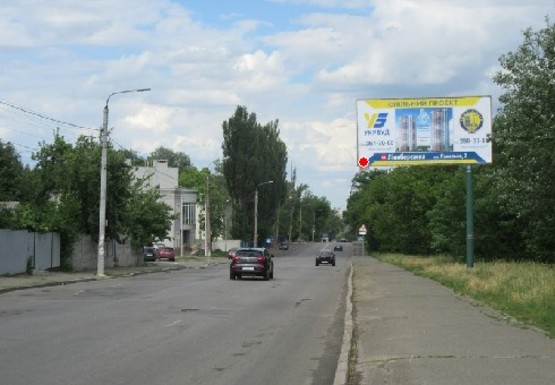 Фото рекламной плоскости по адресу Белицкая ул., 700м до Вышгородской ул.