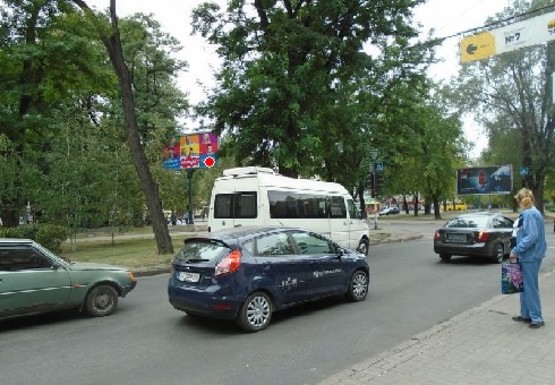 Фото рекламної площини за адресою Металлургов пр. - Рекордная ул.