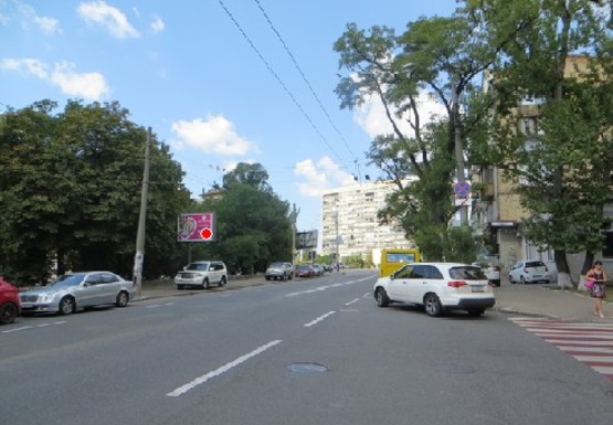 Фото рекламної площини за адресою Бастионная ул., напротив дома №5 (BackLit) Фото рекламної площини за адресою Бастионная ул., напротив дома №5 (BackLit)