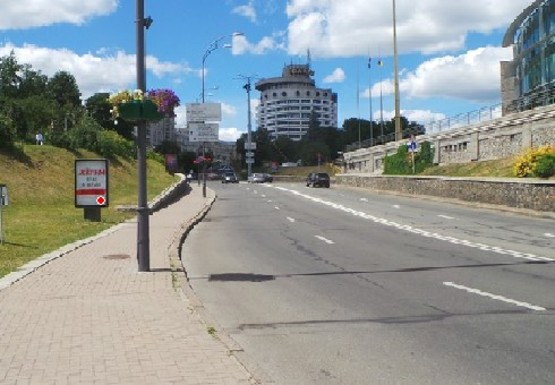Фото рекламной плоскости по адресу Аллея Героев Крут, 130 м. до Славы пл. Фото рекламной плоскости по адресу Аллея Героев Крут, 130 м. до Славы пл.