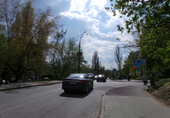 Фото рекламної площини за адресою Коновальца ул., 15 (бывш. Щорса ул.) - Летняя ул. (BackLit)