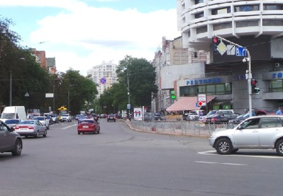 Фото рекламной плоскости по адресу Мазепы Ивана ул., 11а - Славы пл.