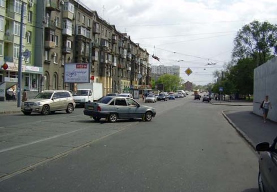 Фото рекламной плоскости по адресу Университетская ул., 37-39 - Кооперативная ул. Фото рекламной плоскости по адресу Университетская ул., 37-39 - Кооперативная ул.