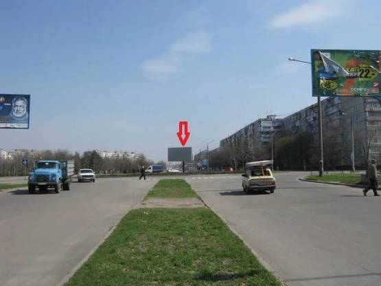 Фото рекламної площини за адресою 175-3_Заднепровская прЮбилейный на кольце (на лево АТБ, на право Сильпо, Комп всесвит)