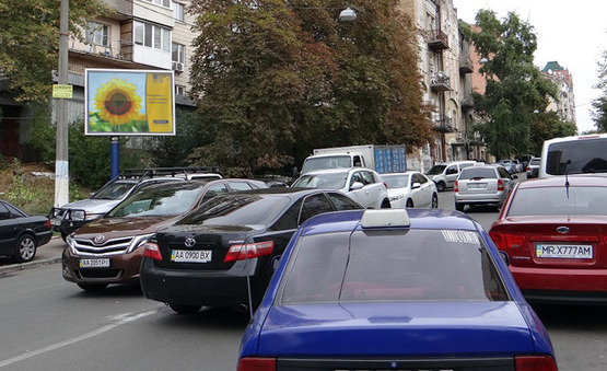 Фото рекламної площини за адресою Гончара 46 (А3) от пл Перемоги на Ярослав.Вал СКРОЛЛЕР