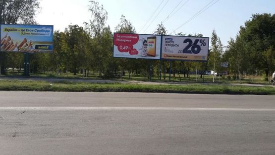 Фото рекламної площини за адресою ул. Авраменко - ул. Воронина правый