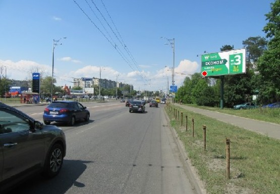 Фото рекламної площини за адресою Братиславская ул. - Крайняя ул.