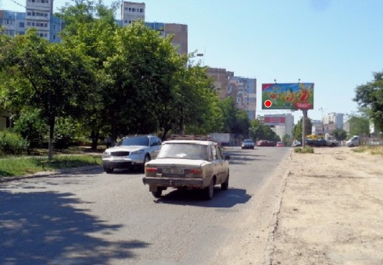 Фото рекламної площини за адресою Ильфа и Петрова ул., 39 напротив -  Академика Вильямса ул.