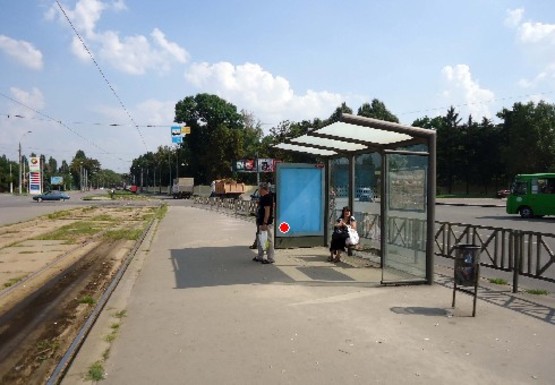 Фото рекламної площини за адресою Московский пр., 94 (остановка)