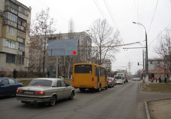 Фото рекламної площини за адресою Ивана Богуна ул. - Лавренёва ул.