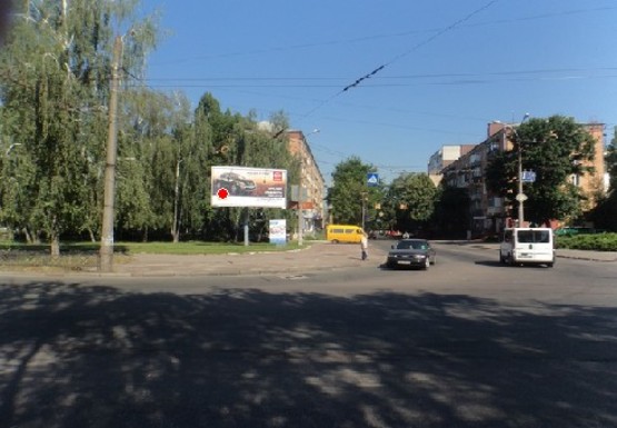 Фото рекламної площини за адресою Ивана Мазепы ул. - Любечская ул., Черниговский городской Дворец культуры Фото рекламної площини за адресою Ивана Мазепы ул. - Любечская ул., Черниговский городской Дворец культуры