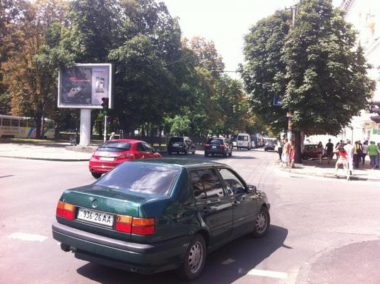 Фото рекламной плоскости по адресу К.Маркса пр.-Артема (на алеї К.Маркса), сторона А7 Фото рекламной плоскости по адресу К.Маркса пр.-Артема (на алеї К.Маркса), сторона А7