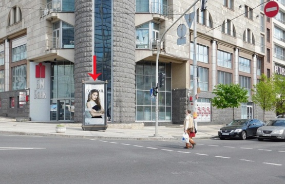 Фото рекламної площини за адресою Шевченка Тараса б-р 37-122, возле ул.Саксаганского, со стороны пл.Победы