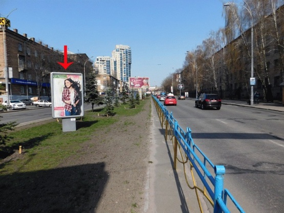 Фото рекламной плоскости по адресу Кутузова ул., на разделителе Фото рекламной плоскости по адресу Кутузова ул., на разделителе