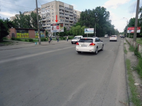 Фото рекламной плоскости по адресу Героев пр-т 27, возле кафе "Фантазия", из центра