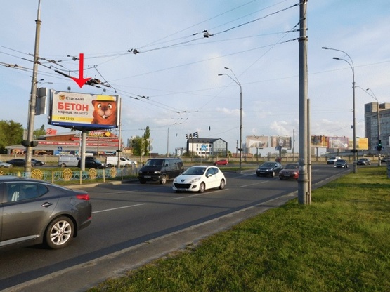 Фото рекламної площини за адресою Броварской пр-т, поворот на пр-т Освободителей, правый, из центра