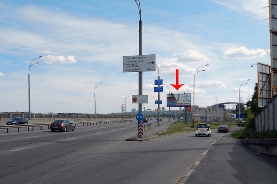 Фото рекламної площини за адресою Электриков ул.7, за железнодорожным мостом,5-й от Московского моста