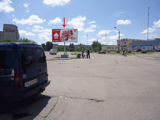 Фото рекламної площини за адресою Гагарина ул., район рынка Новый, из центра