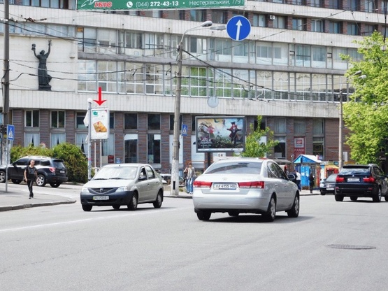 Фото рекламної площини за адресою Артема ул.   1-5 / ул. Воровського