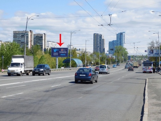 Фото рекламної площини за адресою Воссоединения пр-т, 1-й  от моста Патона, ж/м Русановка, из центра